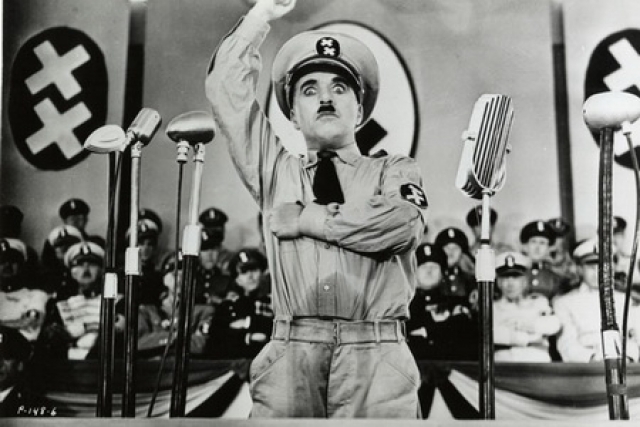 Во время съемок фильма "Великий диктатор" Чаплина предупреждали, что у фильма будут неприятности с цензурой. Чаплина просили отказаться от производства фильма, уверяя, что он никогда не будет показан ни в Англии, ни в США чтобы не навредить нейтральным отношениям между США и Германией.