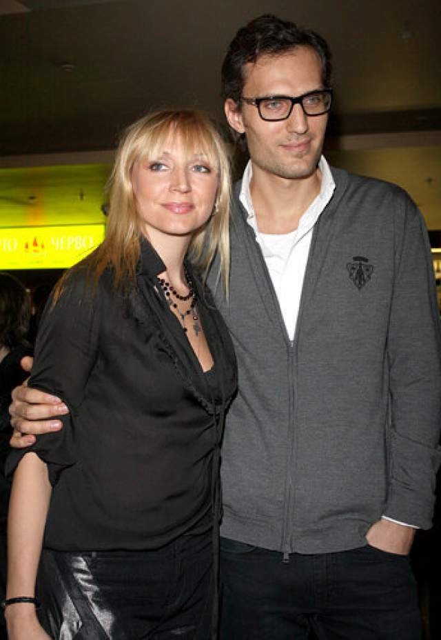 Кристина Орбакайте. В 2005 году певица стала женой американского бизнесмена русского происхождения Михаила Земцова.