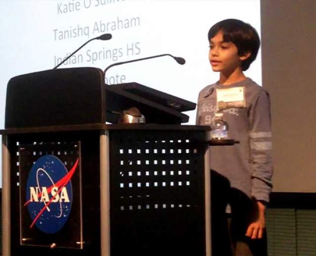 Уже в восьмилетнем возрасте Таниш участвовал в конференциях NASA, помог в открытии двух сверхновых звезд и наблюдал шторм на солнце из крупнейшей обсерватории страны.