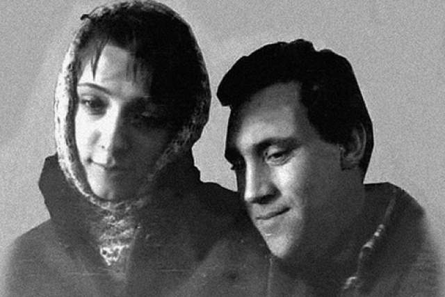 Владимир Высоцкий и Людмила Абрамова. Актер познакомился с будущей супругой в конце 1961 года на съемках фильма "713-й просит посадку".