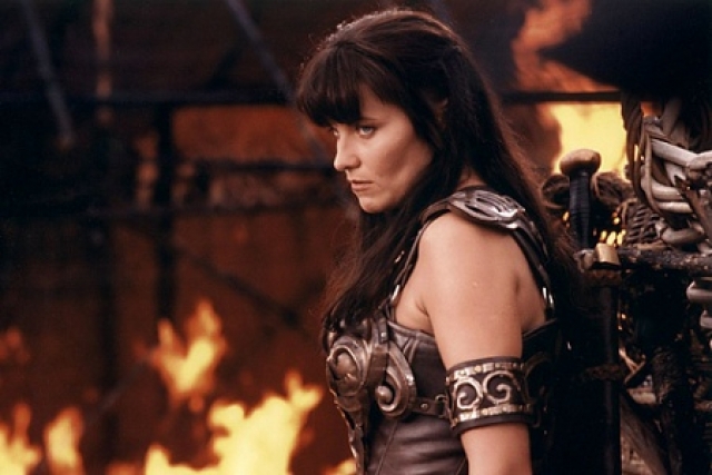 Люси Лоулесс. Сериал "Зена - королева воинов" стал одним из хитов 90-х и сделал актрису настоящей звездой.