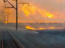 Поезд в Приморском крае прошел через стену огня и дыма