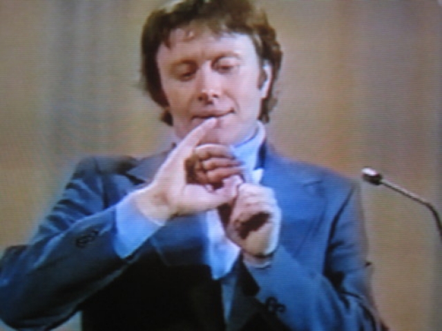 В 1987 году, 15 июня, Миронов сыграл свою последнюю роль в здании Театра Сатиры. 27 июня был последний спектакль в Москве: "Женитьба Фигаро" в Зеркальном театре сада "Эрмитаж". 13 августа - последний сольный концерт Миронова в Риге.
