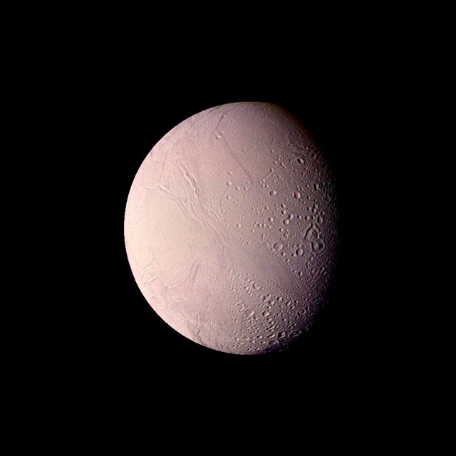 Спутник Сатурна Энцелад.