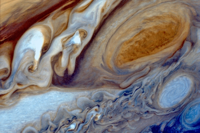 Изображение Юпитера, сделанное "Вояджером-1" в апреле 1979 года.