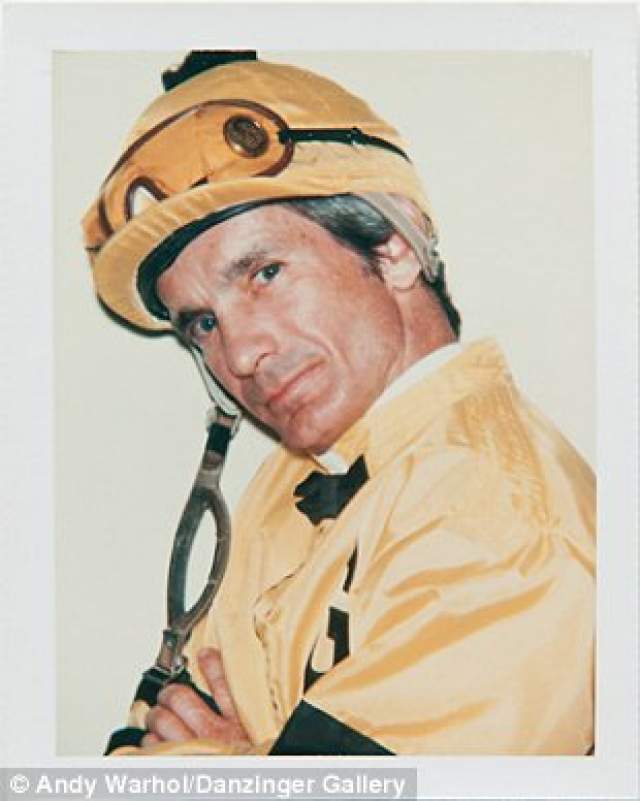 Билли Шумейкер , американский жокей, 29 лет удерживавший мировой рекорд по числу профессиональных побед в скачках. Уорхол написал его портрет в середине 70-х.