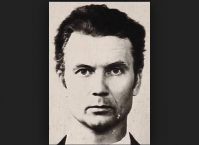 Андрей Чикатило , пожалуй, самый известный советский серийный убийца. О нем снято множество документальных фильмов, напечатаны тысячи страниц статей и книг, а имя стало нарицательным.