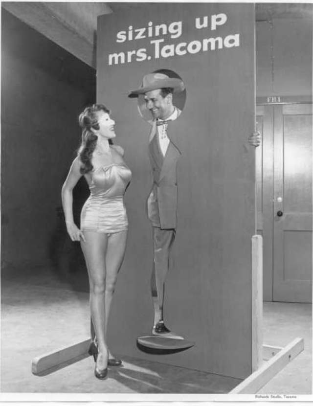 Миссис Тахома - 1955 год . В этом конкурсе были очень жесткие требования, несмотря на простое и банальное название. Будущая миссис должна была быть замужней женщиной в возрасте от 18 до 35, иметь как минимум одного ребенка. 