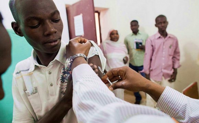 4. Распространение лихорадки Эбола. Хотя многие африканские страны заявили о прекращении эпидемии, с начала года смертельным вирусом заражаются ещё сотни человек.