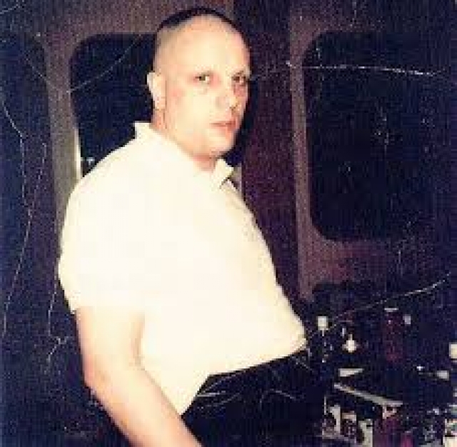 Баррет отказался от лечения, а когда в 1975 году навестил коллег в студии, те не смогли его узнать: он полностью сбрил волосы и брови, при этом сильно располнев. Сид скончался в полном одиночестве в 2006.