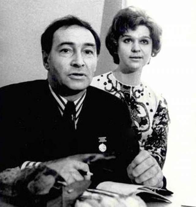 Вячеслав Тихонов со своей второй женой.