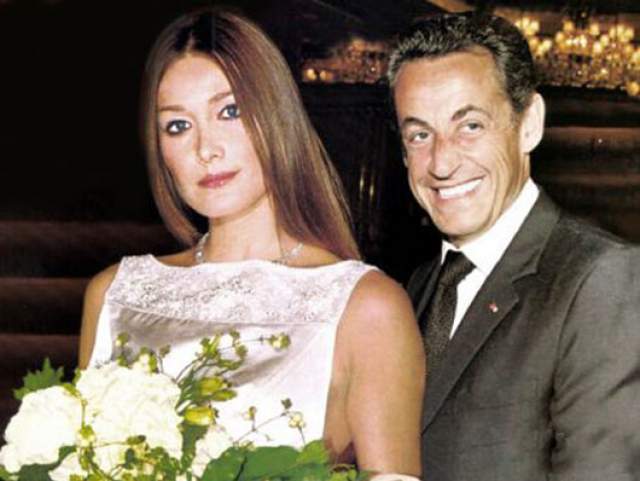 Они познакомились в 2007 году, почти сразу же Саркози развелся с женой, а еще через несколько месяцев женился на Карле. 2 февраля 2008 года свадьба Бруни и Саркози состоялась в Елисейском дворце. Кстати, впервые глава Французской республики женился, будучи в должности президента. 19 октября 2011 года Карла Бруни родила дочь Джулию.