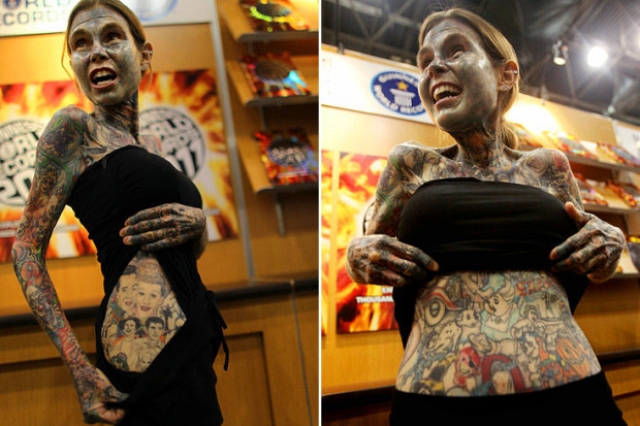 Джулия Гнусе - самая затутаированная женщина в мире 95 процентов ее тела покрыто татуировками.