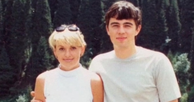 Тогда же, в 1997 году Сергей познакомился со своей будущей женой Светланой (автором телевизионных программ "Акулы пера" и "Канон").