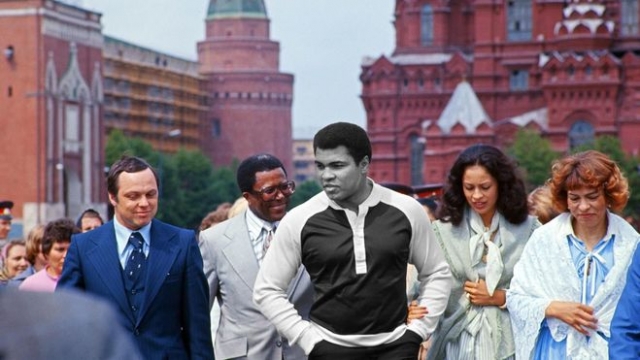 В мае 1978 года Советский Союз для расширения спортивных связей при подготовке к Олимпиаде-80  решил принять у себя чемпиона мира по боксу Мохаммеда Али.