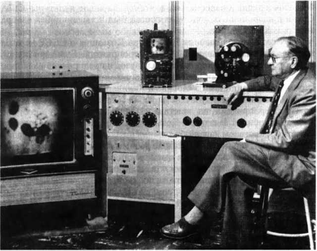 Зворыкин разработал высоковакуумную телевизионную приемную трубку - кинескоп, к 1931 году завершил создание конструкции передающей трубки - иконоскопа. В 1940-е годы он разбил световой луч на синий, красный и зеленый цвета и таким образом получил цветное телевидение.