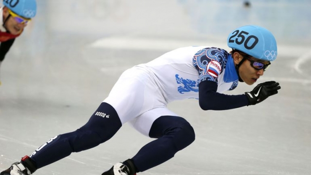 Ан Хен Су взял три "золота" и "бронзу" за родную Южную Корею в 2006 году на Олимпиаде в Турине. Несколько лет он считался одним из наиболее успешных спортсменов страны, а потом получил травму колена...