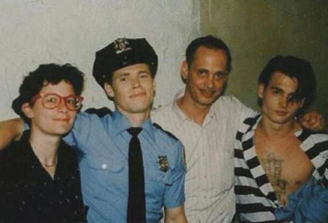 Уиллем его, Джон Уотерс и Джонни Депп на сьемках фильма "Плакса", 1989 год