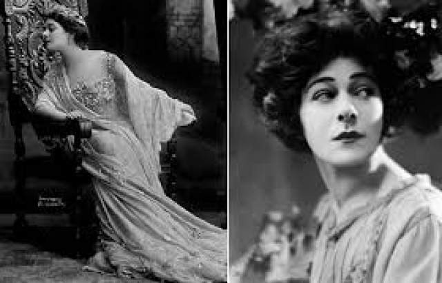В 1905 году Назимова прилетает в Нью-Йорк с целью основать русский театр, но у них ничего не получилсь. Зато сама Назимова, играя в бродвейских постановках, быстро становится сверхпопулярна как театральная актриса. Она также режиссирует и продюсирует несколько картин, которые, однако, имеют куда меньший успех.