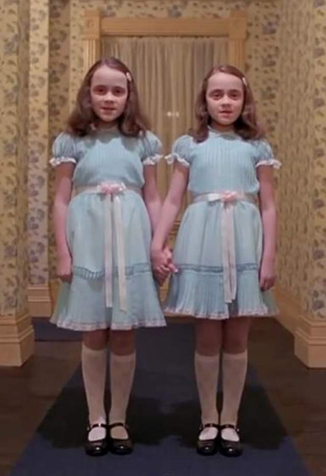 Лиза и Луиза Барнс  Сестры Барнс снялись в роли дочерей Грейди, которые терроризировали маленького Дэнни Торранса в "Сиянии" (1980)