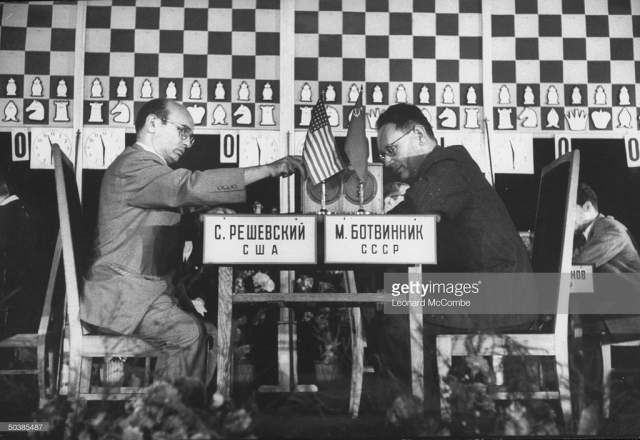 Сразу же после возвращения Решевский выиграл Открытый чемпионат США по шахматам. Однако профессионалом так и не стал. Всю дальнейшую жизнь трудился обычным бухгалтером, а в турнирах принимал участие от случая к случаю. Решевский выступал на шахматных турнирах до последних дней. Он умер в 1992 году. Последний турнир он выиграл в возрасте 72 лет. 