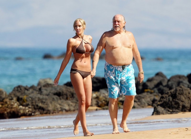 Дженна Бентли и Бен Браун. Бикини-модель шокировала поклонников, появившись на пляже в обществе своего нового “парня”.