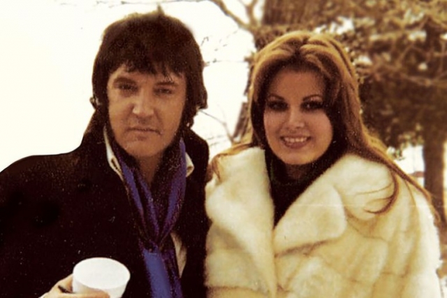 С конца 1976 года и до самой смерти певца его новой постоянной возлюбленной стала Джинджер Олден.