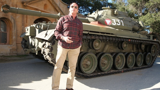 Также Арнольд купил у Австрии танк М-47, на котором ездил, будучи в армии, за 1,4 миллиона долларов.