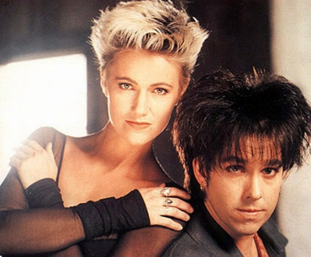 Roxette. Шведская поп-рок-группа, лидерами которой являются Пер Ге́ссле и Мари́ Фре́дрикссон в конце 80-х - начале 90-х буквально покорили музыкальные олимпы всего мира своими романтичными балладами.