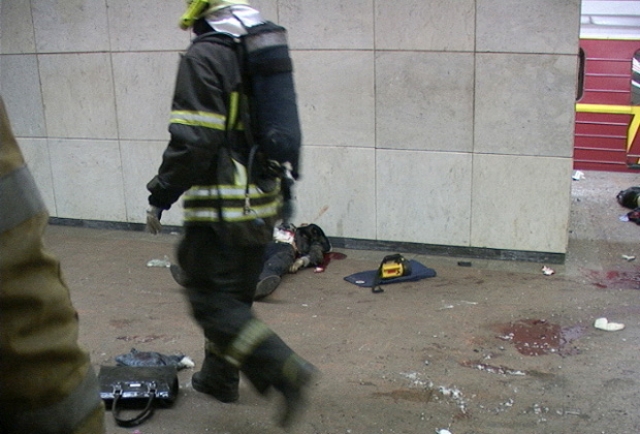 Взрывы в московском метро 2010 года. 29 марта в 7:56 по московскому времени произошел взрыв на станции метро "Лубянка". Сдетонировало взрывное устройство во втором вагоне.