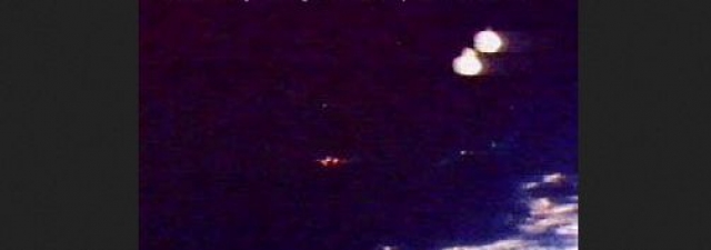 В 1966 году тот же Ловелл, на этот раз совместно с Эдвином Олдрином, на "Джемини-12" снова сфотографировал парочку НЛО на расстоянии в 1 километр.