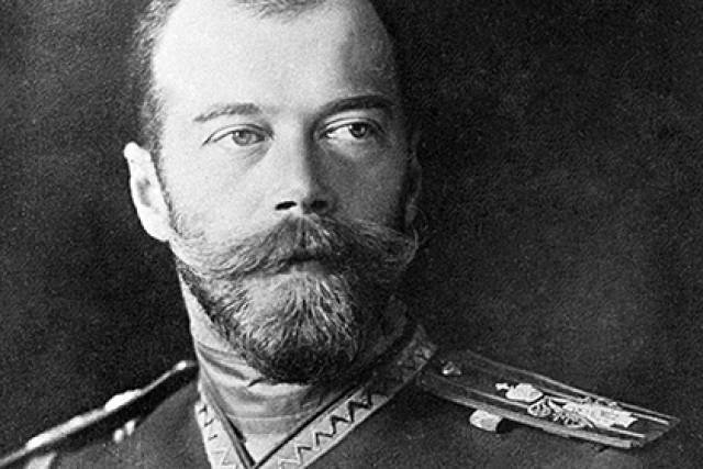 Сам Николай II не одобрял частые появления Распутина во дворце, тем более что вскоре в Петербурге появились слухи о крайне непристойном поведении "старца".