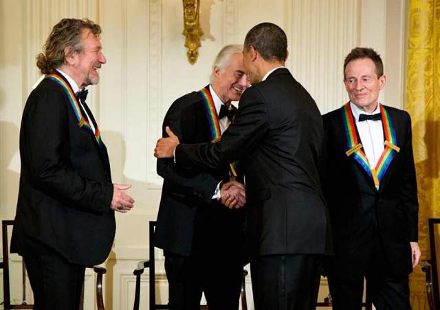 Led Zeppelin и Барак Обама. Музыканты получили в награду от Барака Обамы за вклад в американскую культуру.