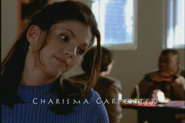 Харизме Карпентер было 27, когда она начала играть роль 16-летней Корделии Чейз в первом сезоне "Баффи – истребительница вампиров".