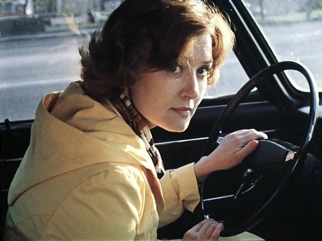 За эту роль Вера Алентова удостоилась государственной премии СССР и была признана лучшей актрисой по версии журнала "Советский экран".