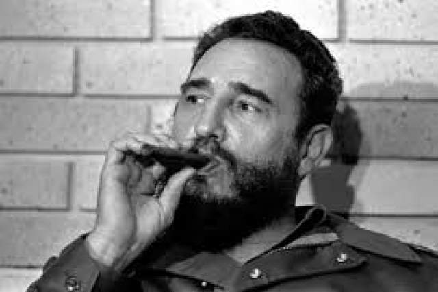 Журналисты насчитали 638 покушений на Фиделя Кастро . Но самой забавной операцией по ликвидации главы острова Свободы считается план с громким названием "Уничтожение озарением". 