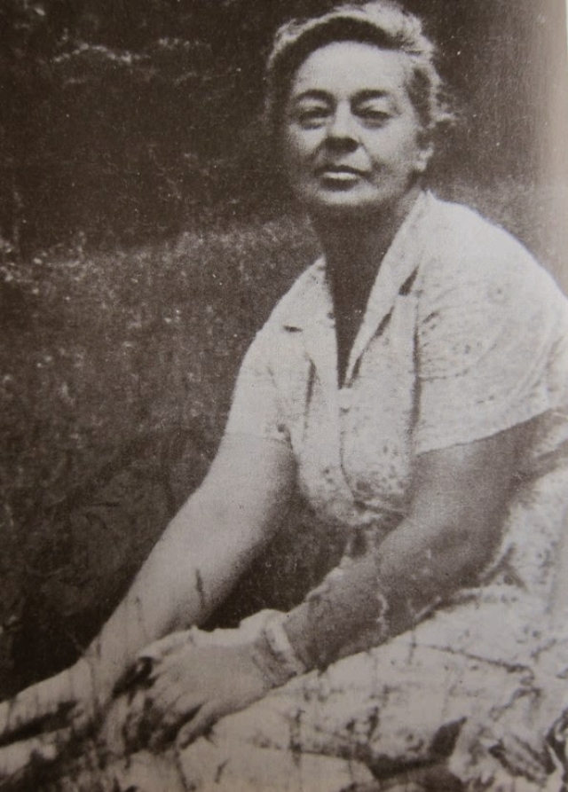 Из-за подобных злоключений у Ариадны Сергеевны с молодости было больное сердце, она перенесла несколько инфарктов. От одного из них она и скончалась 26 июля 1975 года.