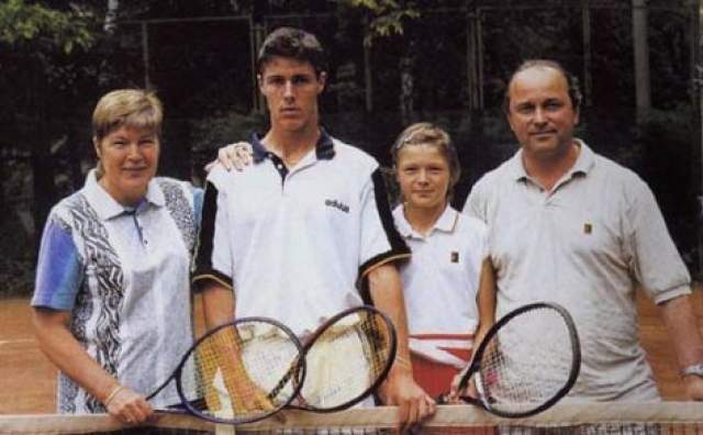 Неудивительно, что теннисом занялась и его сестра Динара.
