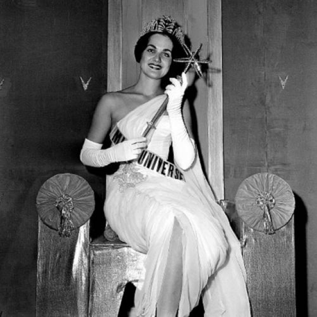 Линда Бемент, США. «Мисс Вселенная — 1960». 18 лет, рост 167 см.