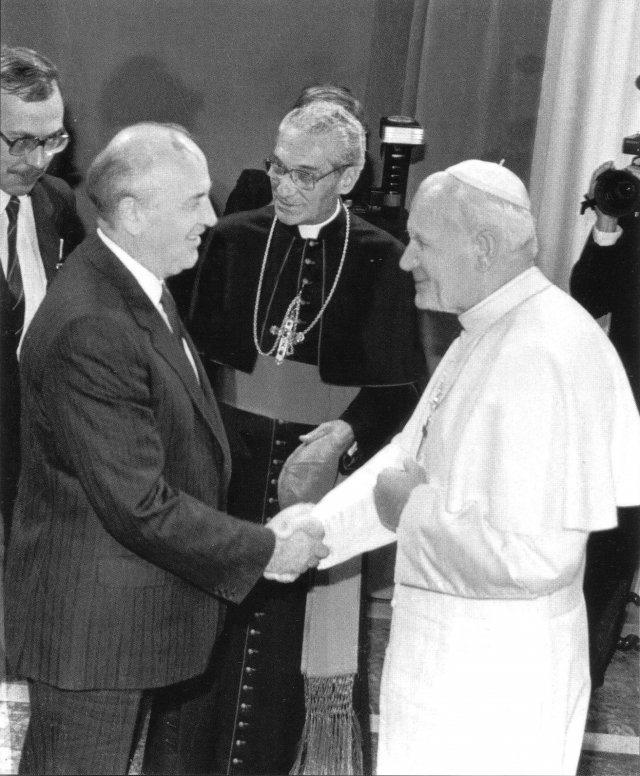 Встреча М. С. Горбачева с Папой Римским Иоанном Павлом II. Италия, Рим, Ватикан,1990.