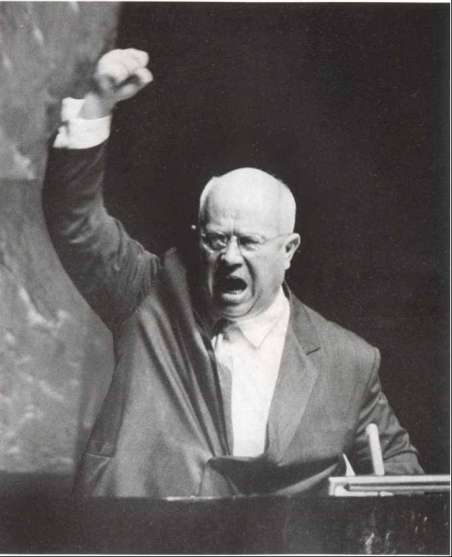 На ассамблее ООН Хрущев сказал свою знаменитую фразу "Я вам покажу Кузькину мать". Переводчиков фраза поставила в тупик и они перевели ее абсолютно дословно - "Kuzma’s mother".