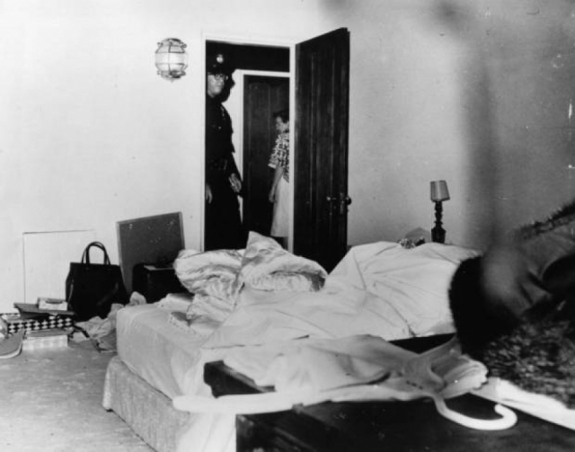 Монро не оставила никаких предсмертных записок. Тело было принято в морге для вскрытия, которое было выполнено патологоанатомом доктором Цунэтоми Ногути, после чего было объявлено, что Мэрилин Монро умерла от передозировки снотворного.