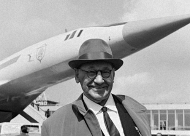 Туполев, который за всю жизнь разработал  свыше ста типов самолетов, на которых было установлено 78 мировых рекордов, 21 октября 1937 года был арестован.