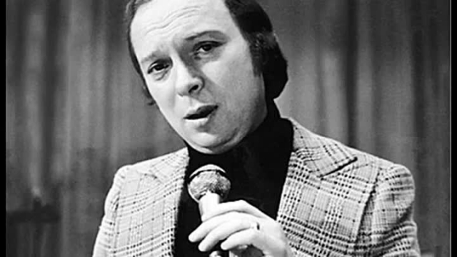 Валерий Ободзинский. Первые пластинки исполнителя вышли в 1966 году, а в первой половине 1970-х годов его популярность была просто огромной.