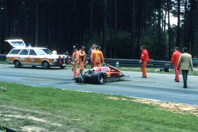 Жиль Вильнев погиб во время отборочного заезда на Гран-при Бельгии 1982 года. Он задел передним колесом заднее колесо другой машины, после столкновения автомобиль Вильнева подбросило вверх, машина несколько раз перевернулась и рухнула вниз.
