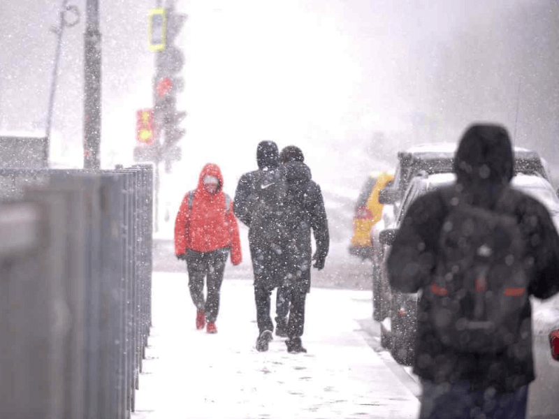Новости дня: Врачи предостерегли россиян от ношения маски на улице в мороз