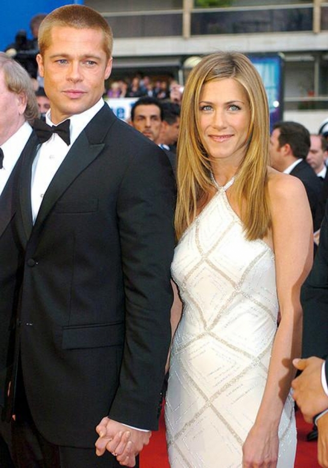 Дженнифер Энистон вышла замуж за Брэда Питта 29 июля 2000 года, после чего пара оставалась любимцами кинолюбов почти пять лет. 7 января 2005 года было объявлено об их расставании.