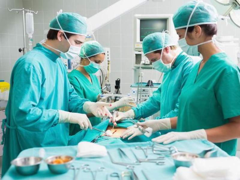 Новости дня: Огромную опухоль с зубами удалили у девочки тюменские врачи