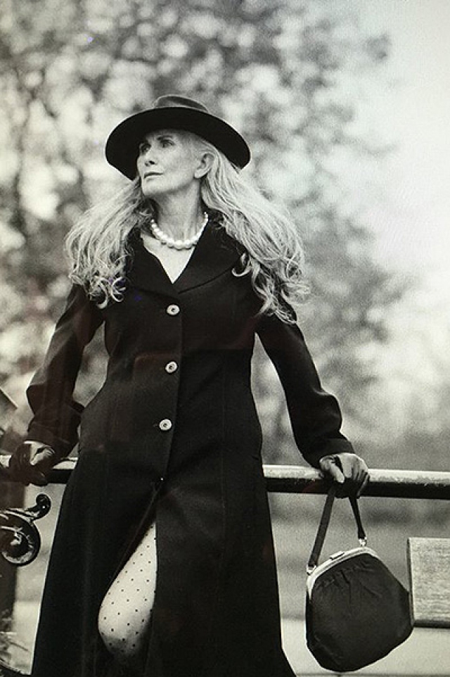 Гриффин уже снялась в рекламной кампании осенне-зимней коллекции дизайнера Анны Школз, слоган которой звучит как "Мой любимый возраст - сейчас".