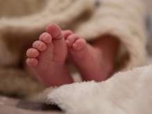Новорожденного с самым маленьким весом в мире выписали из больницы в Японии